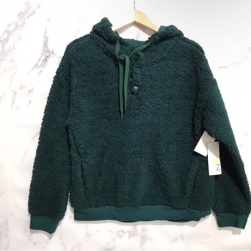 NWT Medium Zella Teddy Sherpa hoodie. Has kangaroo pocket.